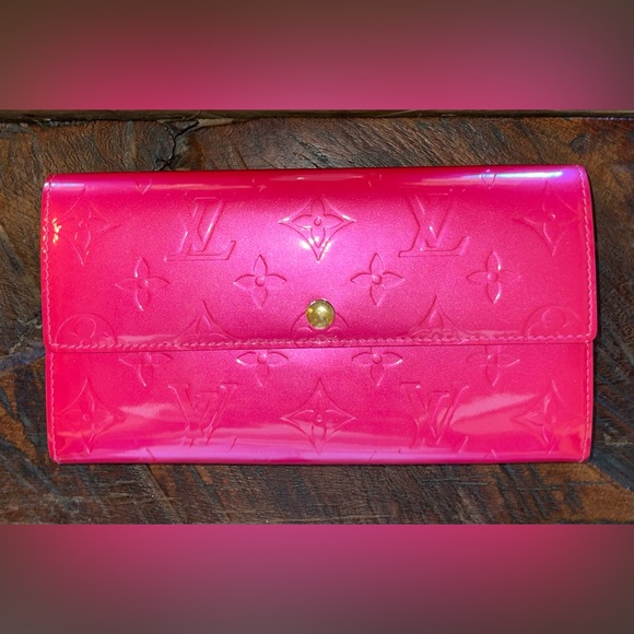 Louis Vuitton, Bags, Ultra Rare Htf Louis Vuitton Vernis Barbie Hot Pink  Wallet